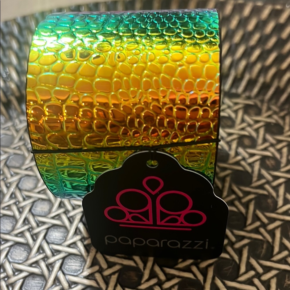 2 for $10 Paparazzi Green and Gold Snap closure bracelet